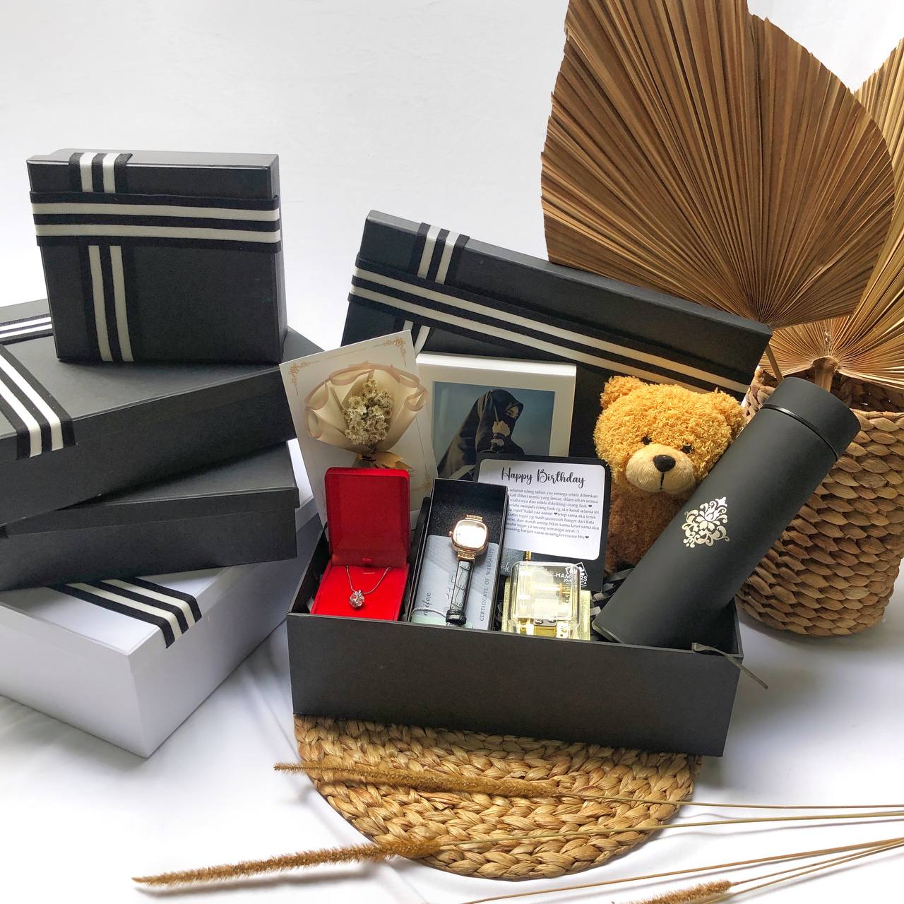 Hampers kado ulang cewek hadiah box premium kado pacar anniversary / pernikahan isi lengkap gratis kar…