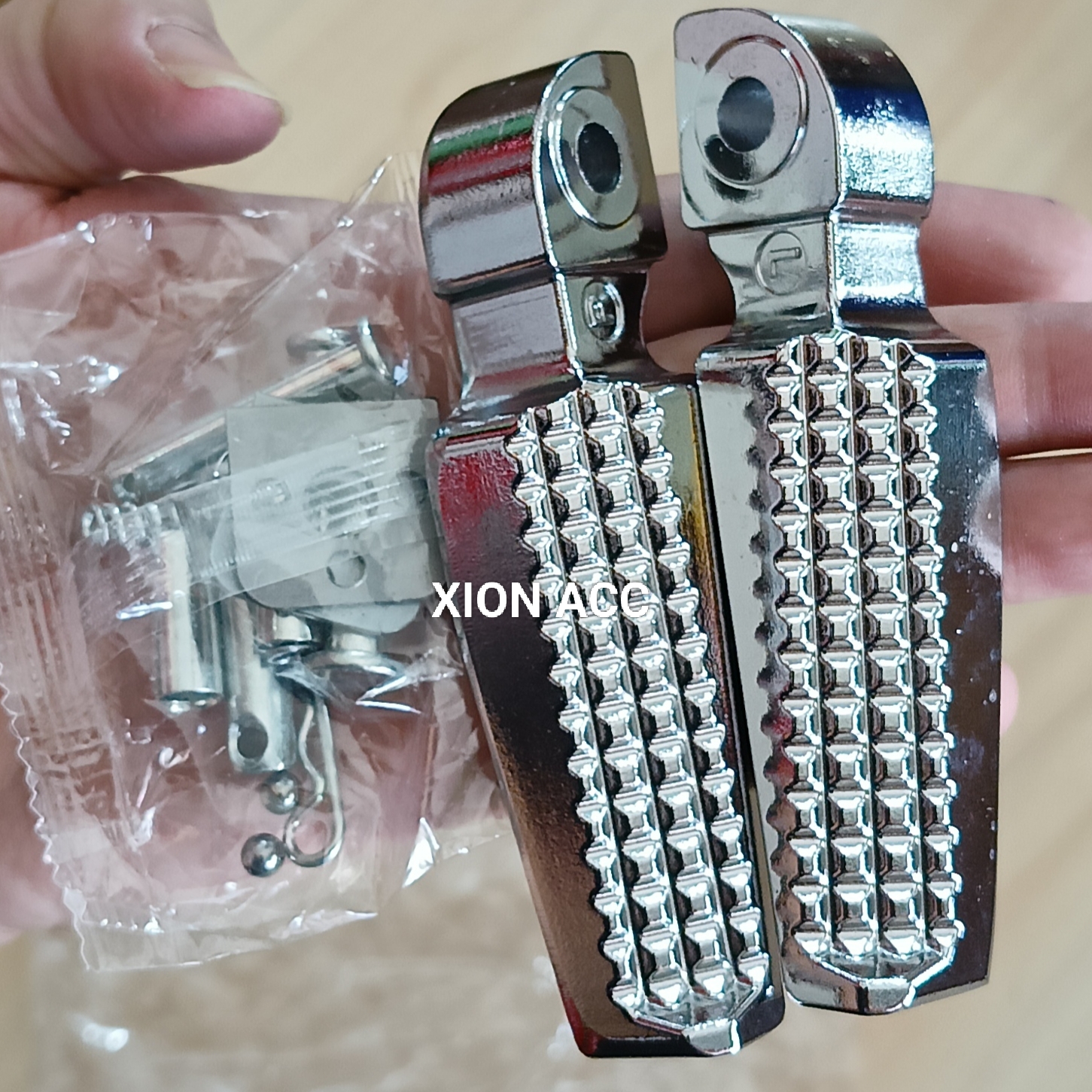 Step Crome Vietnam Premium Imported Rear Chrome Footstep / Rear Footrest for Beat Vario Mio Pcx Supra X Revo Honda Blade Scoopy Universal Motorcycle Harga 38,999 rupiah*Gratis Ongkir