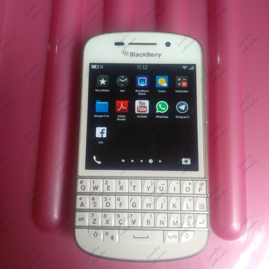 beli blackberry q10