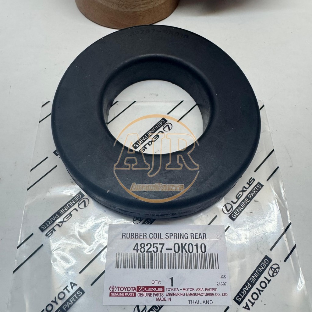 Rubber placemat per conch rear rubber coil spring rear up low top bottom Toyota Hilux Innova Fortuner 48257-0k010 Harga 17,450 rupiah*Gratis Ongkir