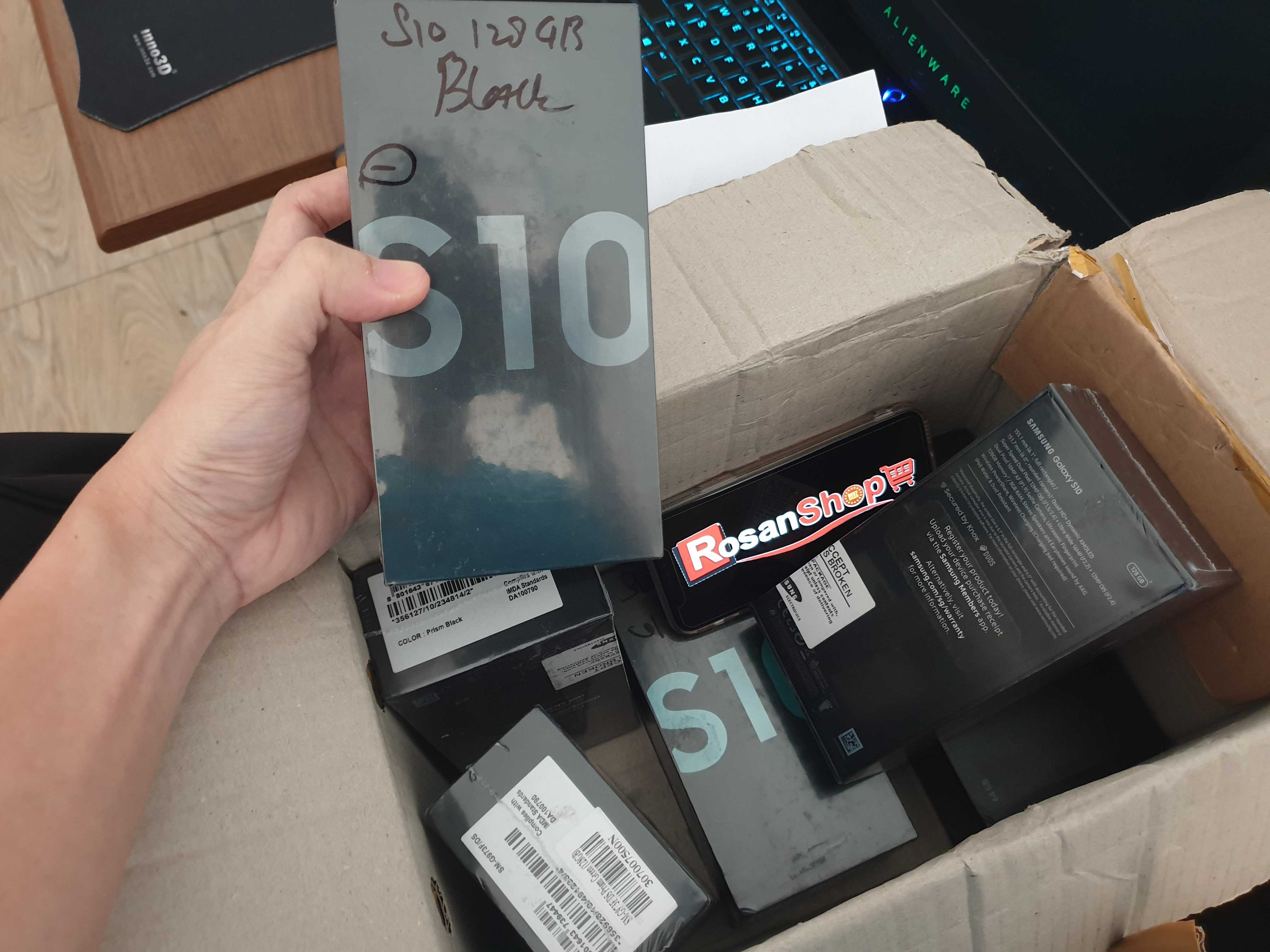 SAMSUNG GALAXY S10 - 128GB & 512GB - BNIB - Original Samsung Harga 5,290,000 rupiah*Gratis Ongkir