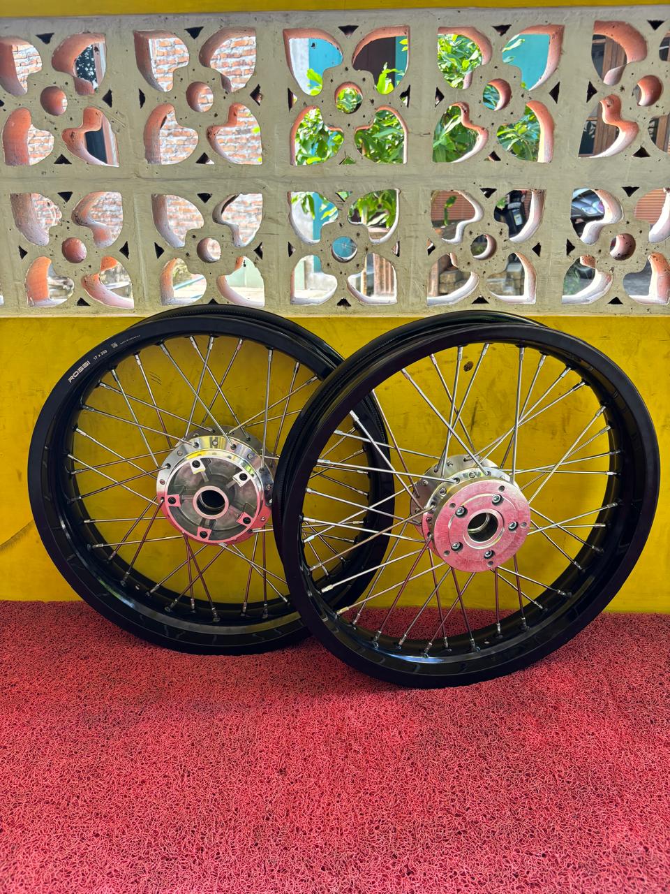 Paket Velg Vixion NEW 250/350 Ring 17 Wheelset Supermoto Yamaha Vixion NVL/NVA Tanpa Ban Harga 1,565,000 Ringgit*Penghantaran Percuma