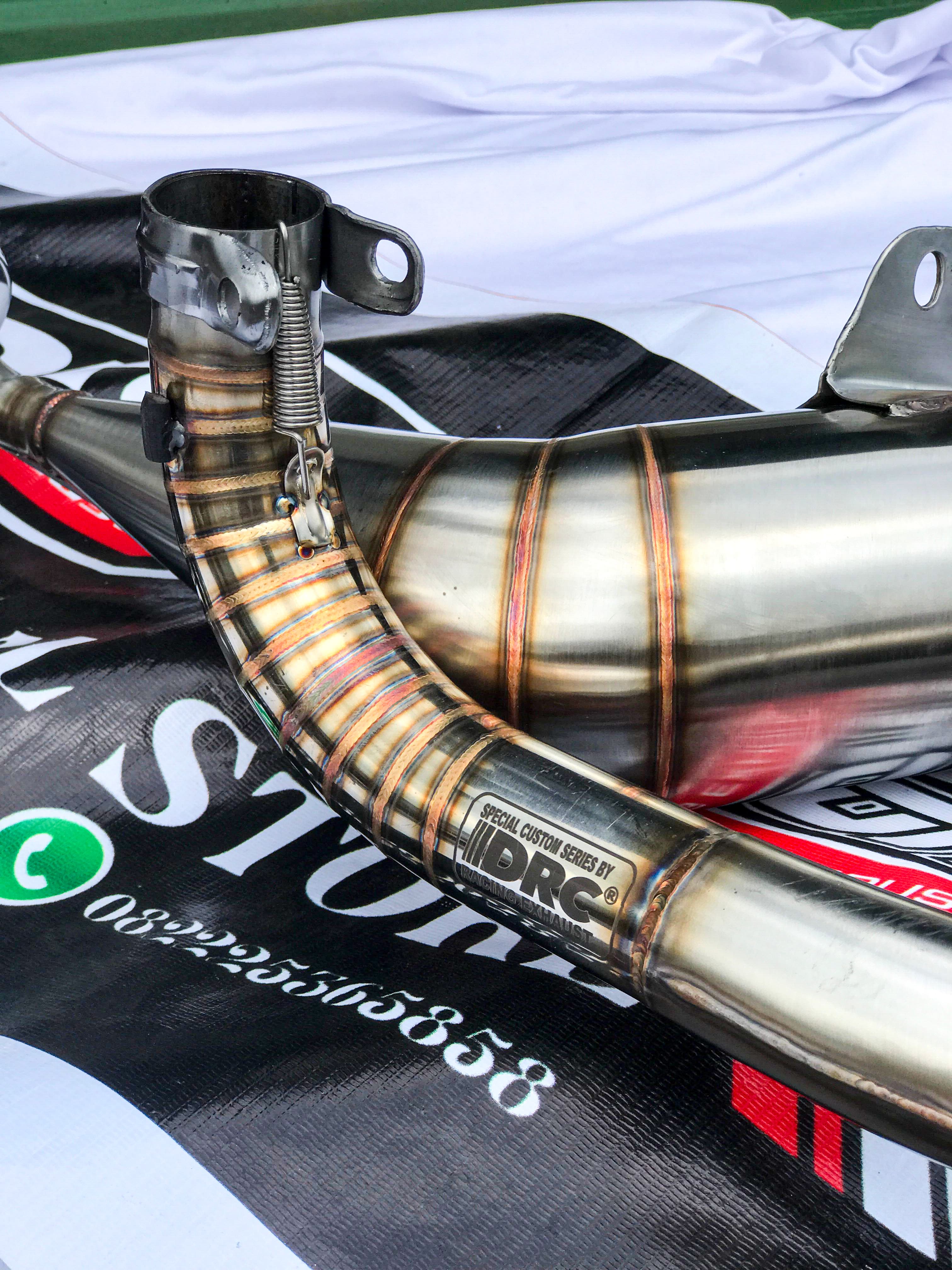 KNALPOT VESPA DRC RACING BUANG KANAN SS SILINCER BESAR Harga 1,350,000 rupiah*Gratis Ongkir