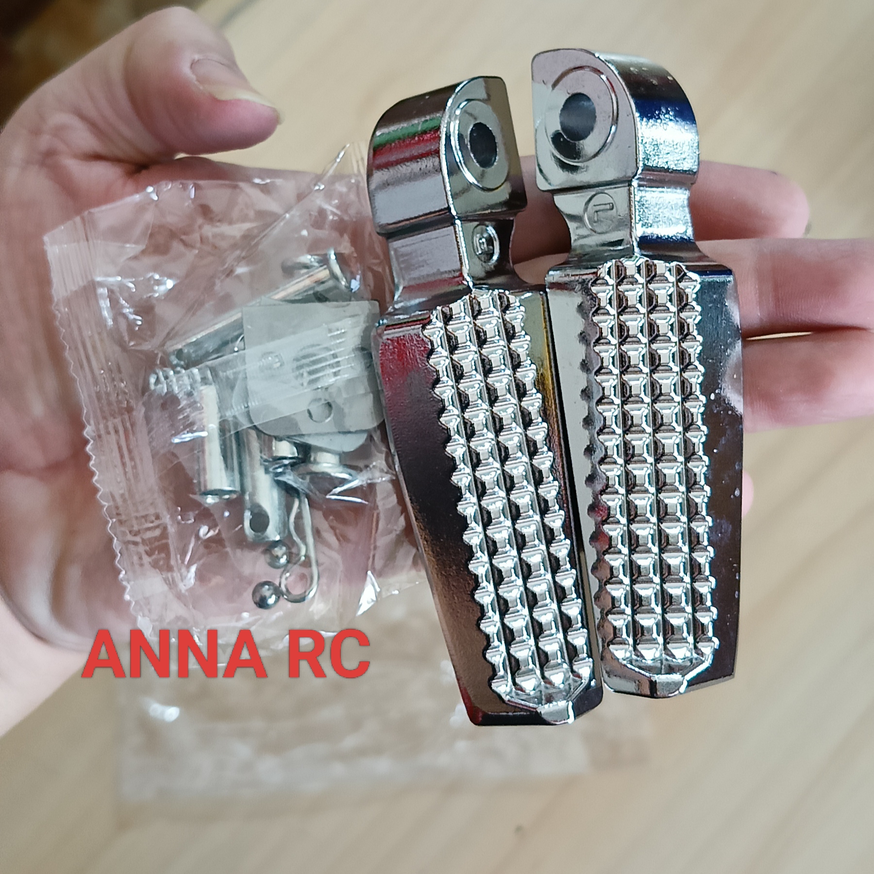 Original Vietnamese Footstep Chrome Thick and Durable Material / Rear Footrest for All Beat Vario Mio Pcx Supra X Revo Honda Blade Scoopy Universal Motorbikes Harga 42,105 rupiah*Gratis Ongkir