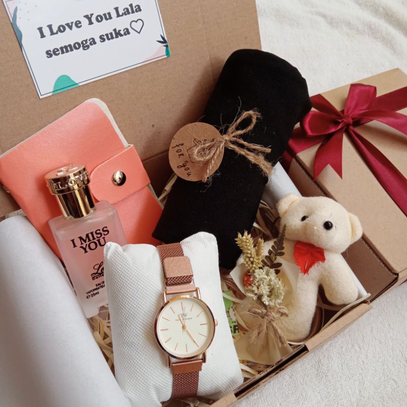 (PAKET-F) GIFTBOX HAMPERS JAM TANGAN CEWEK HIJAB kado ulang tahun spesial ucapan hadiah wisuda