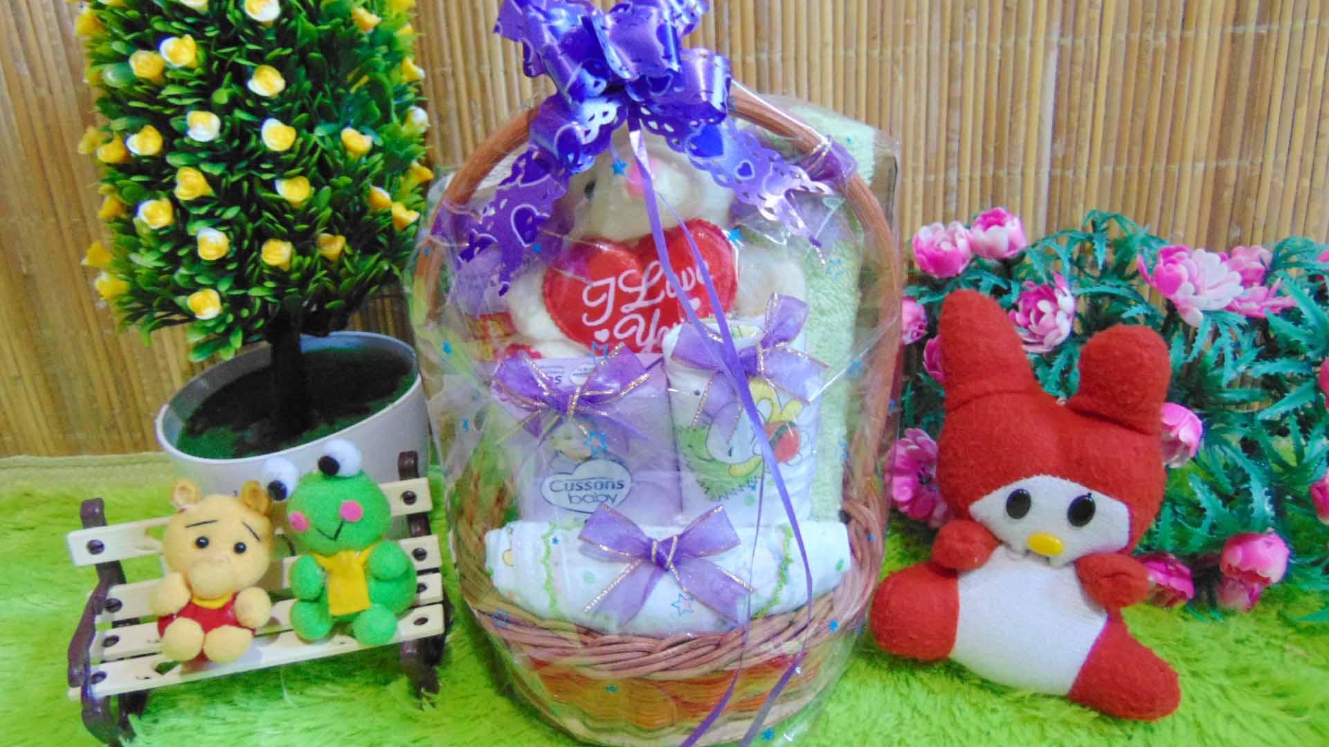 kembarshop - TERLARIS paket kado bayi hemat parcel keranjang tangkai mini ungu baby hadiah hampers had…