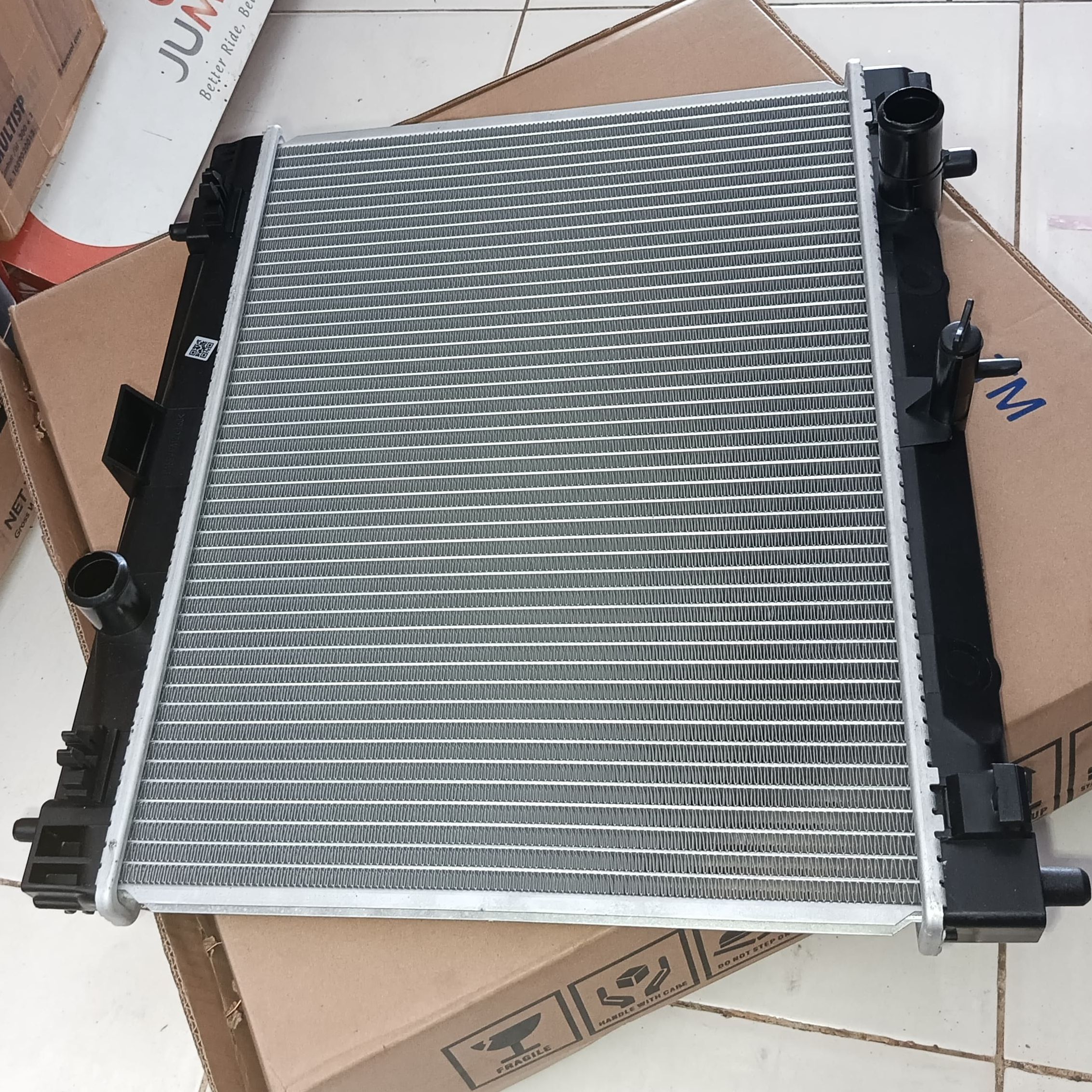 RADIATOR TOYOTA YARIS MANUAL OLD Harga 1,049,000 rupiah*Gratis Ongkir