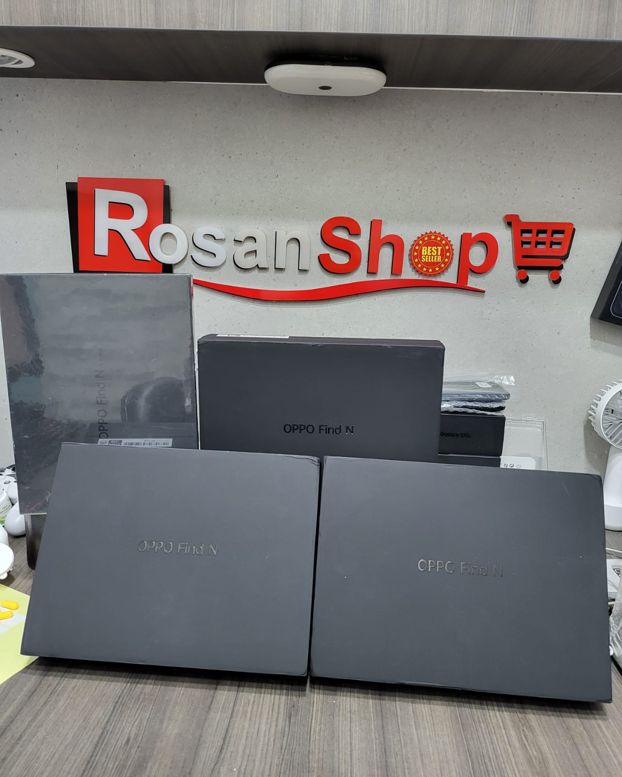 Oppo Find N 5G - 512gb - 256gb - BNIB ORIGINAL OPPO Harga  17,990,000 Ringgit*Penghantaran Percuma