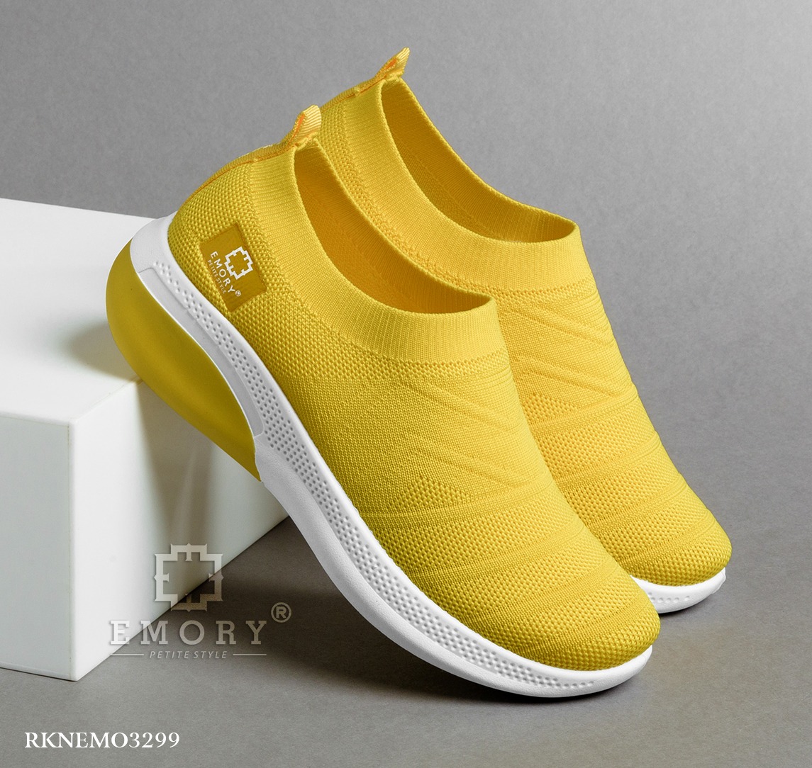 target sock sneakers