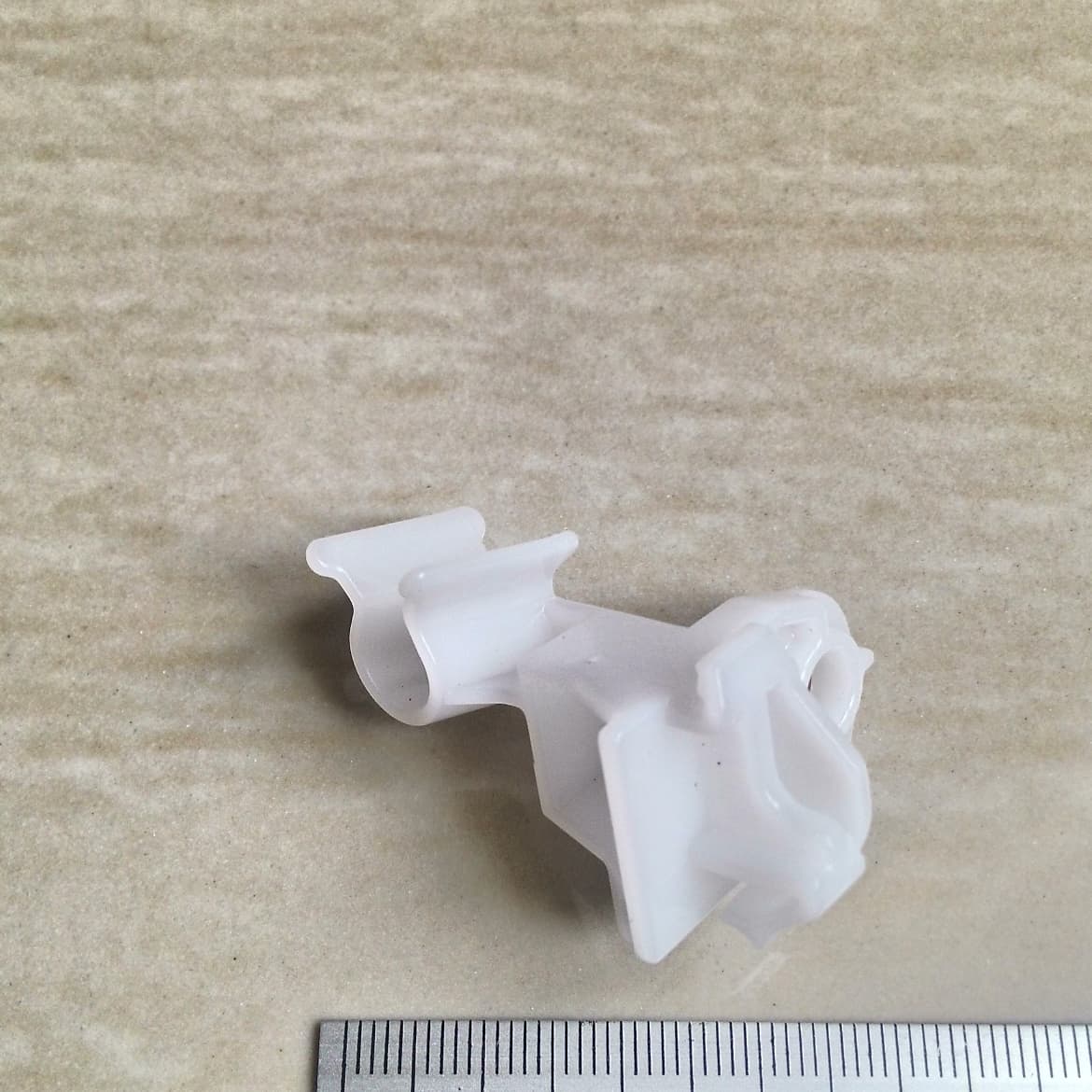 Toyota calya-clamp Hood support Mazda Sigra Toyota calya engine hood hook iron Mount button Harga 16,350 rupiah*Gratis Ongkir