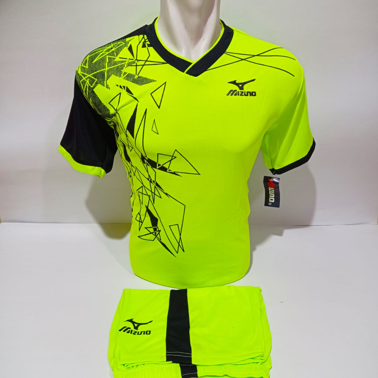 Seragam on sale volley mizuno