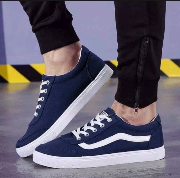 SEPATU SNEAKERS TALI PRIA VNS KASUAL / SEPATU SNEKAERS SANTAI PRIA TERBARU SEPATU SNEAKERS TALI PRIA VNS KASUAL / SEPATU SNEKAERS SANTAI PRIA TERBARU