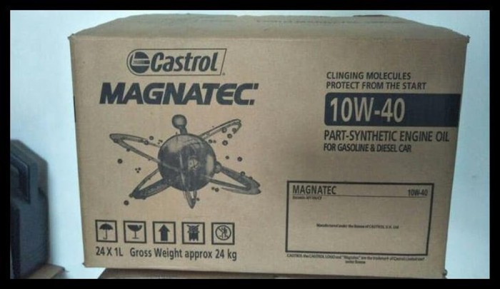 1 DUS / SATU KARTON OLI CASTROL MAGNATEC 10W-40 1 LITER SYNTHETIC TECHNOLOGY (24 x 1L) ORIGINAL Harga 1,400,000 rupiah*Gratis Ongkir
