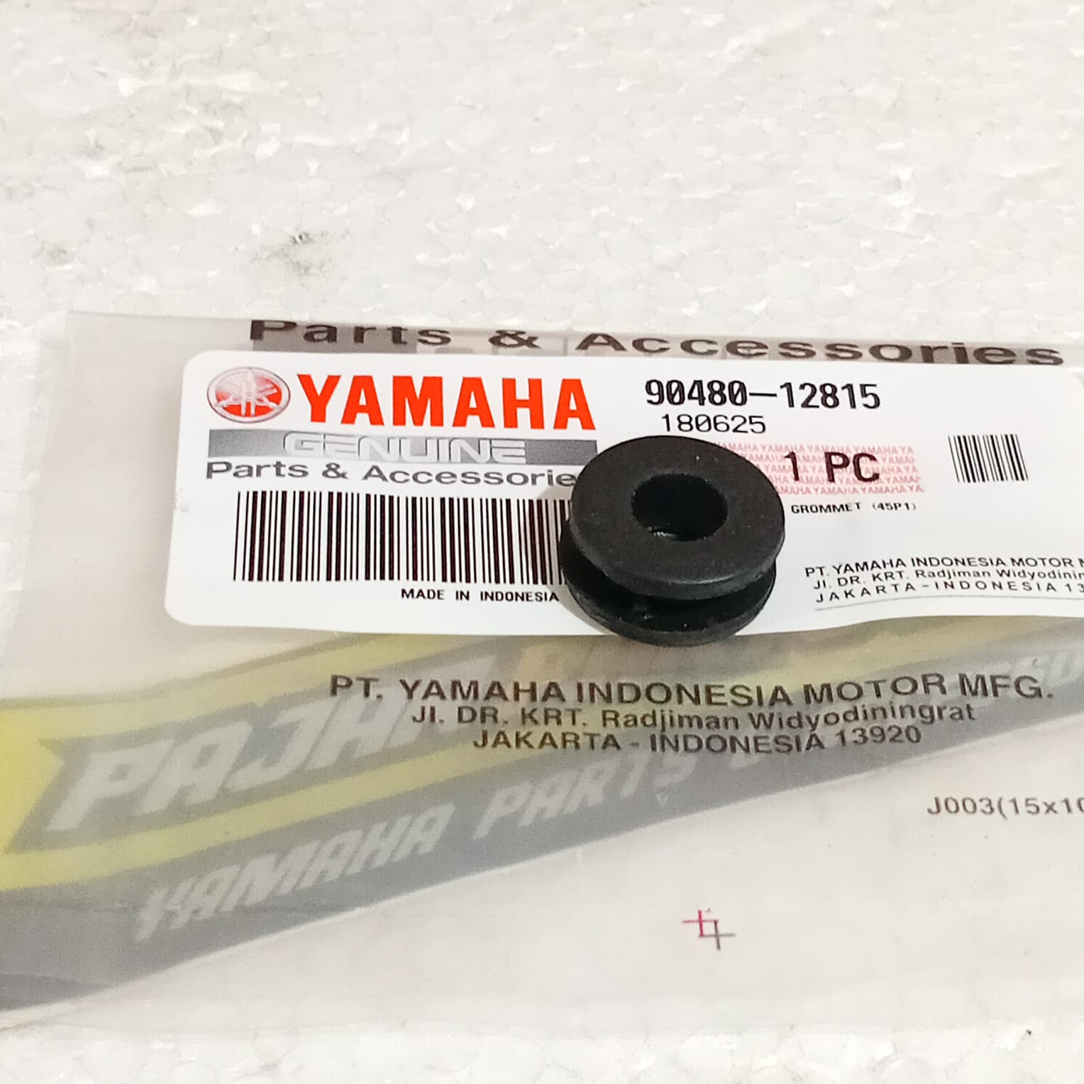 GROMMET KARET COVER TUTUP GEAR GIR DEPAN FIZR F1Z F1ZR ORIGINAL 90480-12815 Harga 5,500 rupiah*Gratis Ongkir