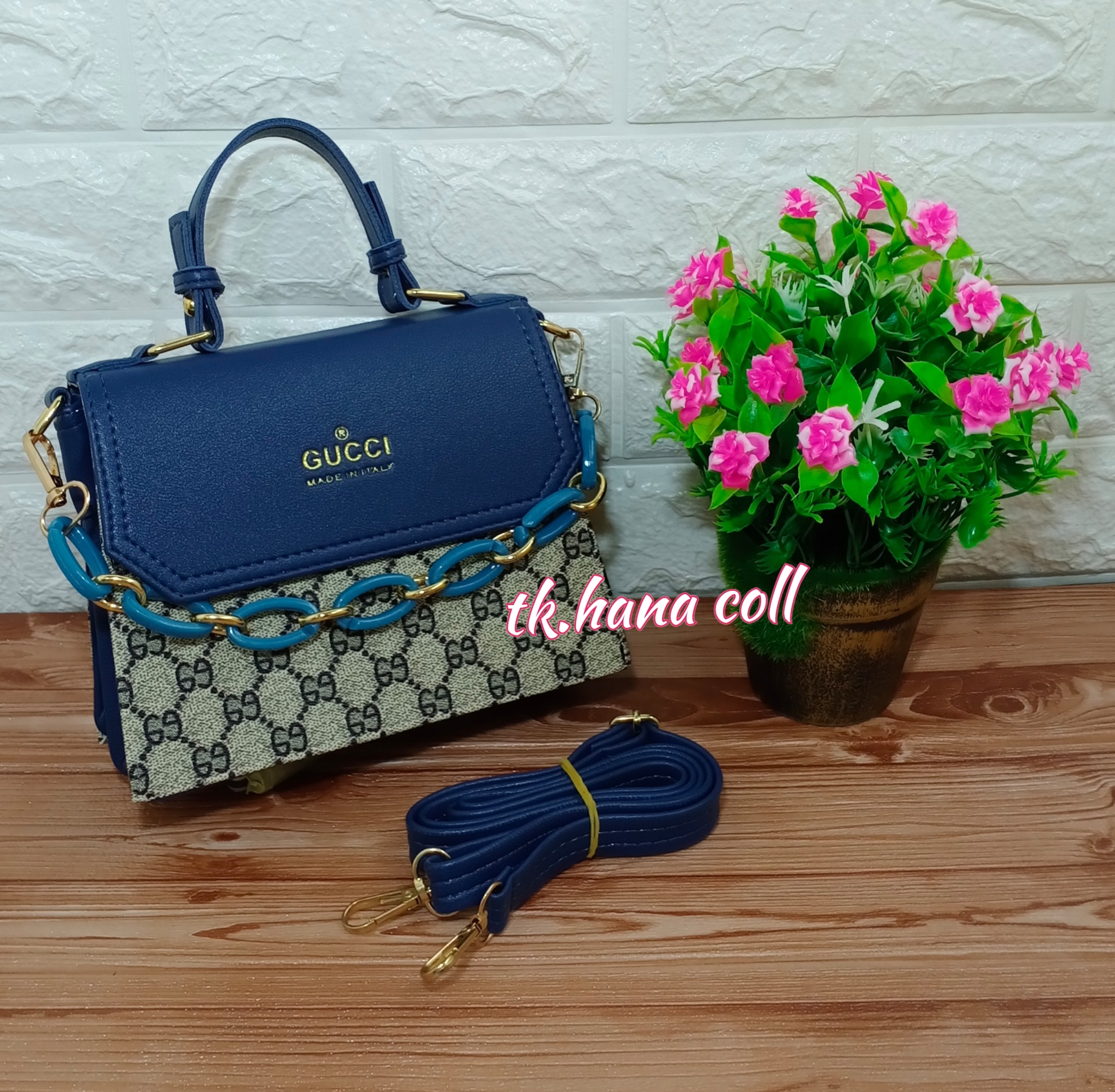 Tas Selempang Wanita Gucci GG Marmont Kulit Beige Seri 448065