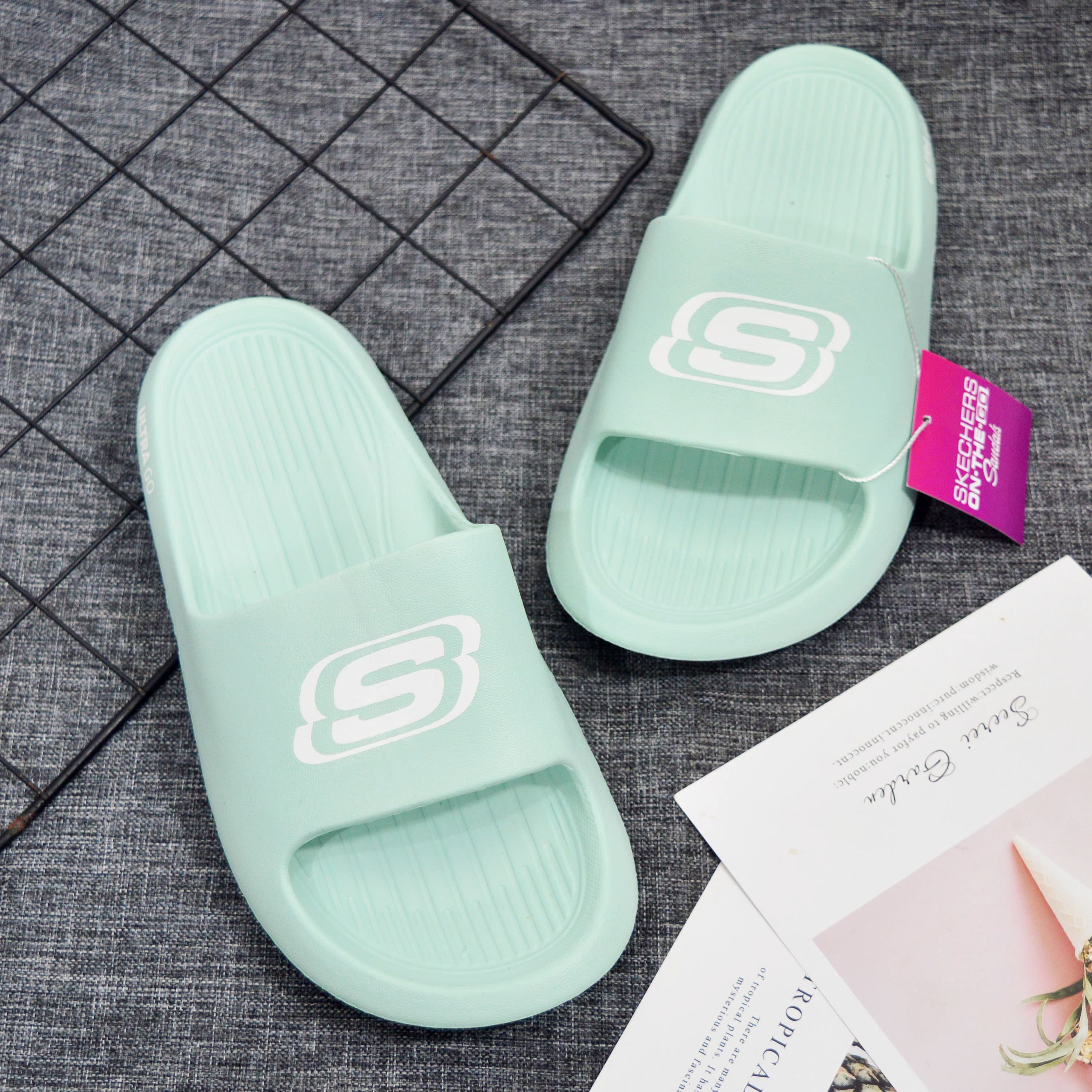 Beli Sepatu Sandal Skechers Wanita Terbaru Online Harga Terbaik