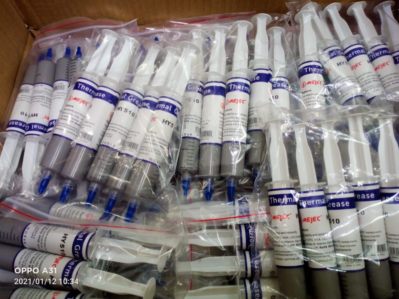 Pasta Silikon Suntik besar Thermal Paste (Pendingin Processor) PASTA SILICON (Suntik besar) - Untuk pendingin Processor CPU / Laptop / Notebook Harga  12,500 rupiah*Gratis Ongkir