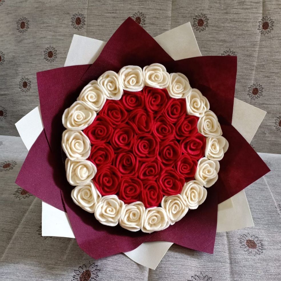 Buket Bunga Mawar Flanel Untuk Hadiah Wisuda Ultah Anniversary Tunangan DLL
