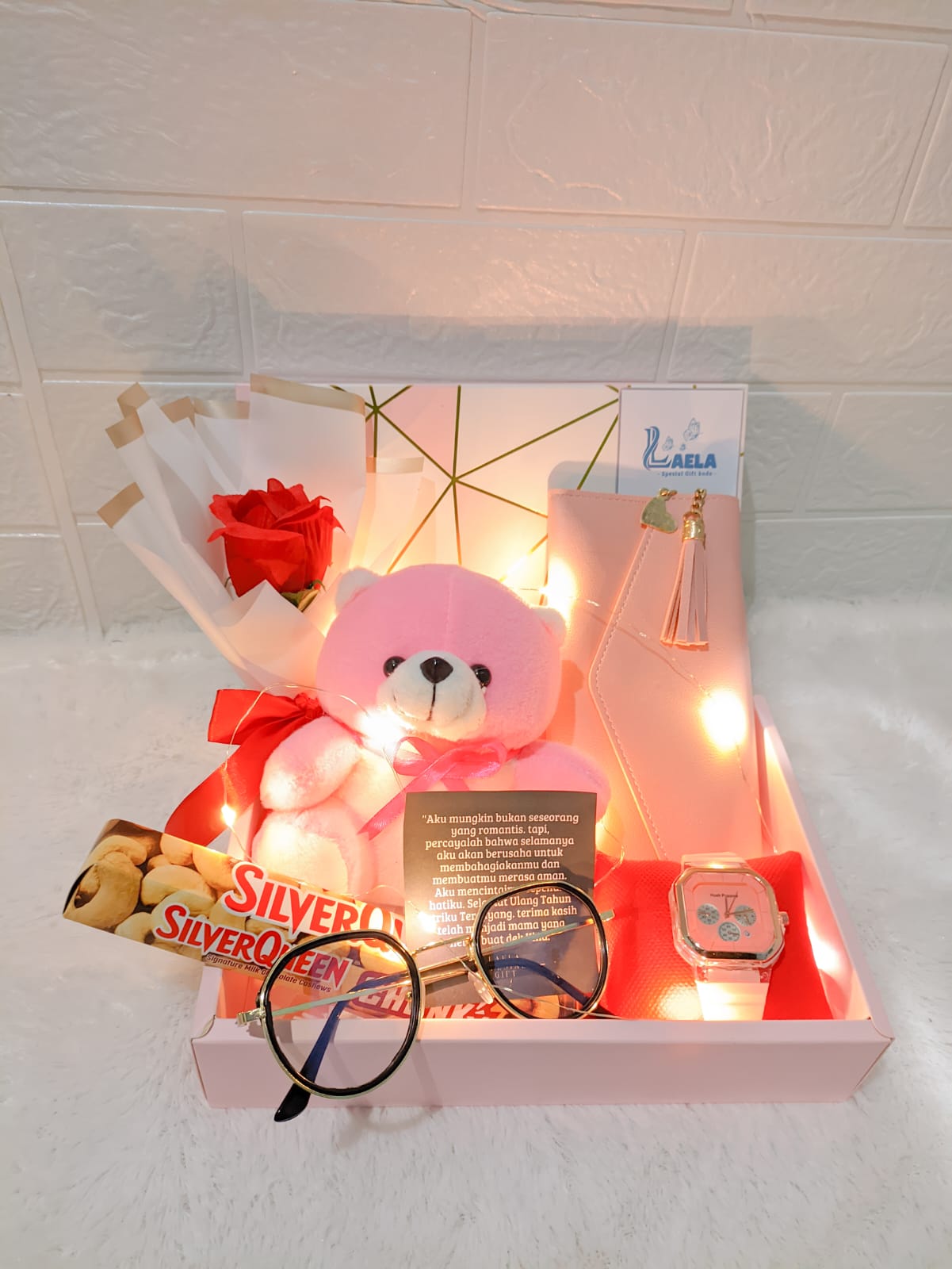 Kado ulang tahun kado anniversary kado wisuda
