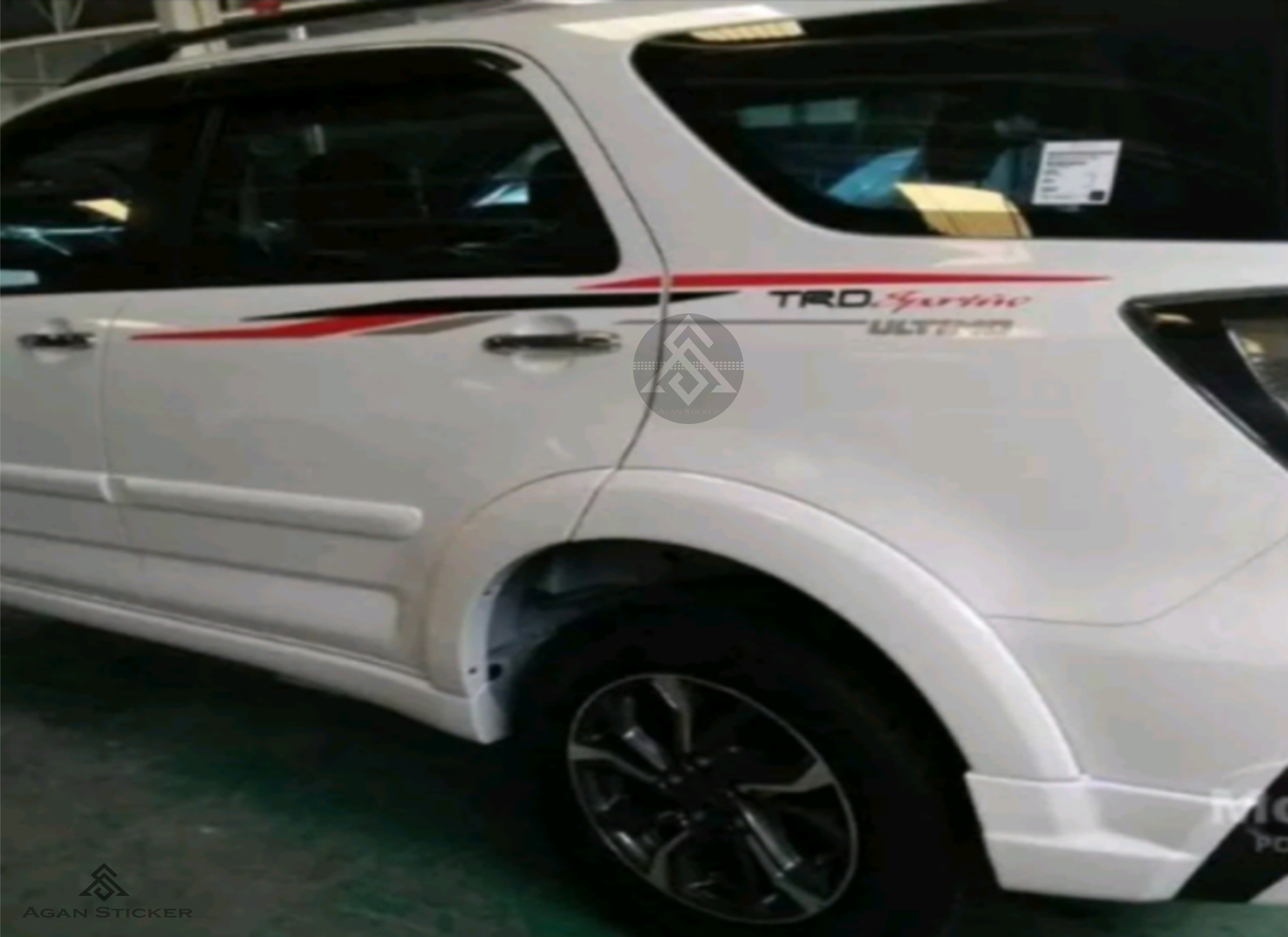 Car sticker car sticker car car sticker Toyota Rush Harga 48,000 rupiah*Gratis Ongkir