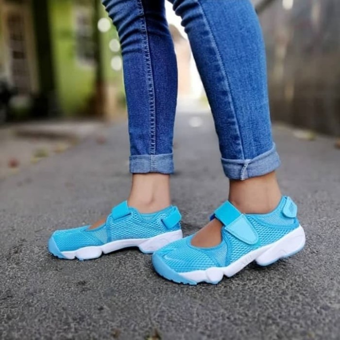 harga nike air rift