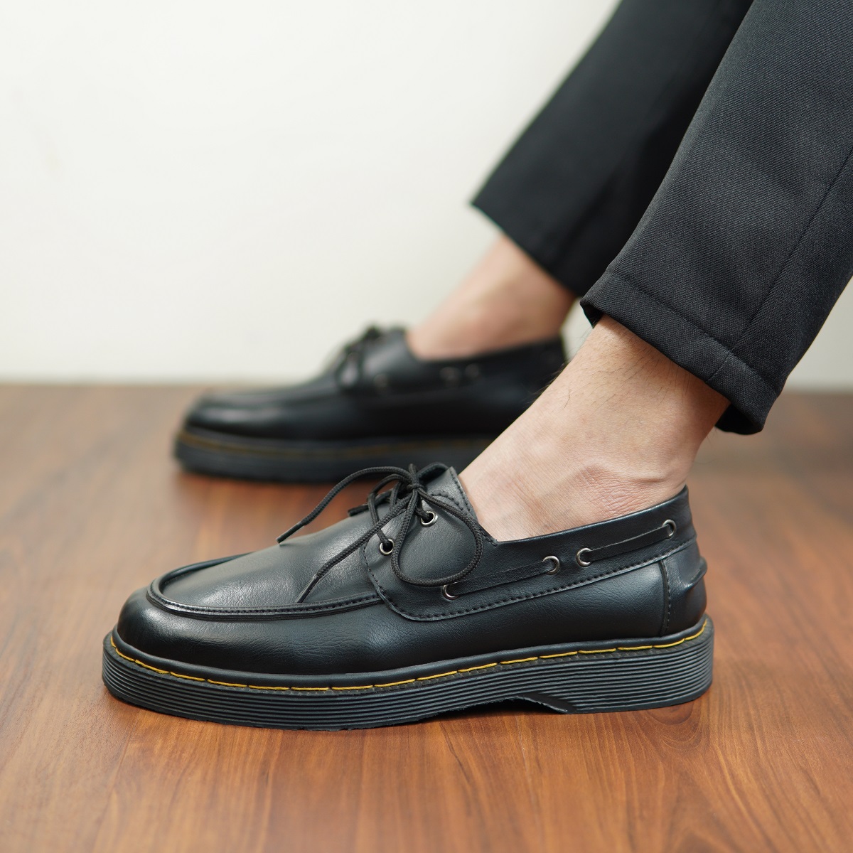 Sepatu Pria DM Dr Marten Zapato Hitam Kuilt Sintetis Pantofel