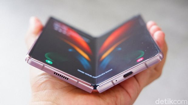 SAMSUNG GALAXY Z FOLD 2 12/256 GB EX SEIN FULLSET Giá 6,961,211 Đồng*Miễn phí vận chuyển