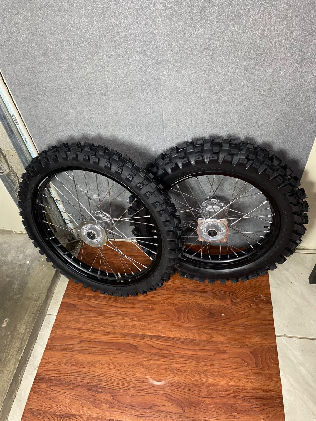 Trabas Klx Ring 18/21 Rims Primax Godzilla Tromol Supercopy Tires New Pnp D-Tracker 150 Series Harga 3,200,000 rupiah*Gratis Ongkir