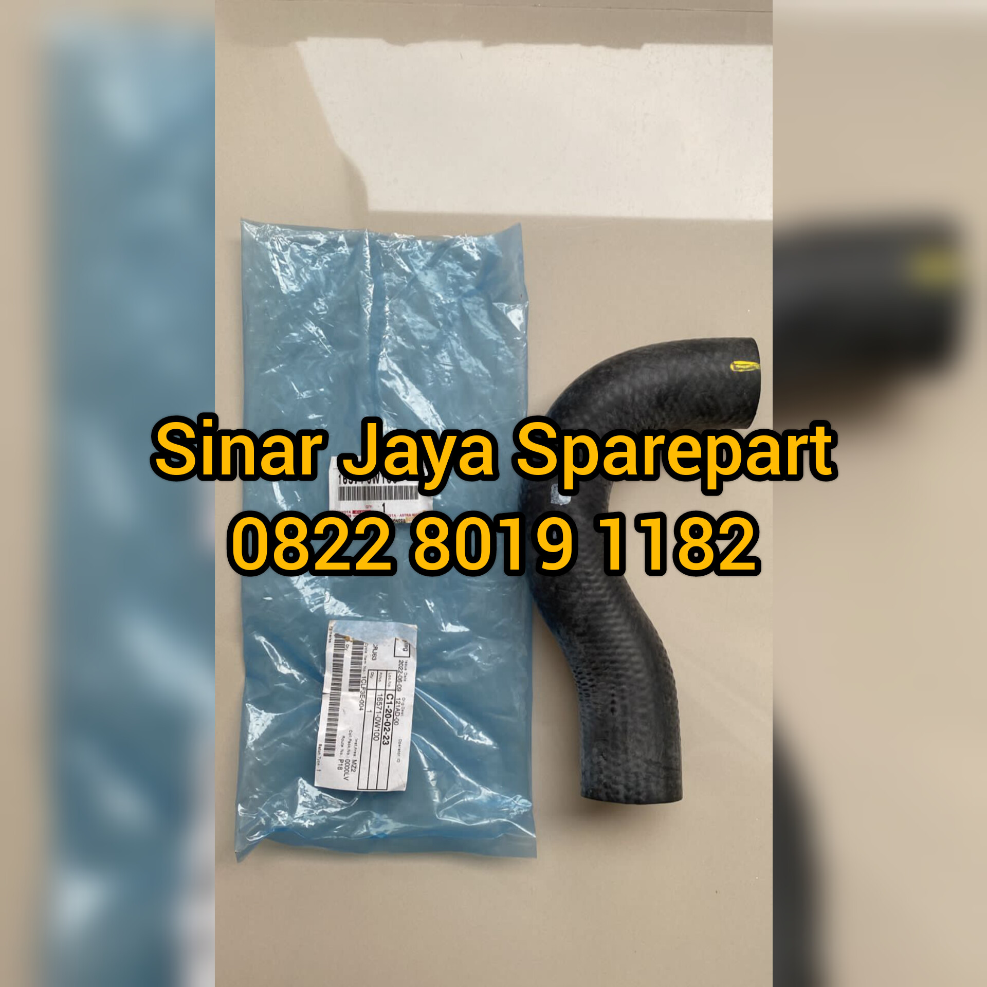 Selang Radiator Bagian Atas Toyota Dyna 110 130 12 Volt Hino Dutro 110 130 12 Volt Original 16571-0W100 Harga 150,000 rupiah*Gratis Ongkir