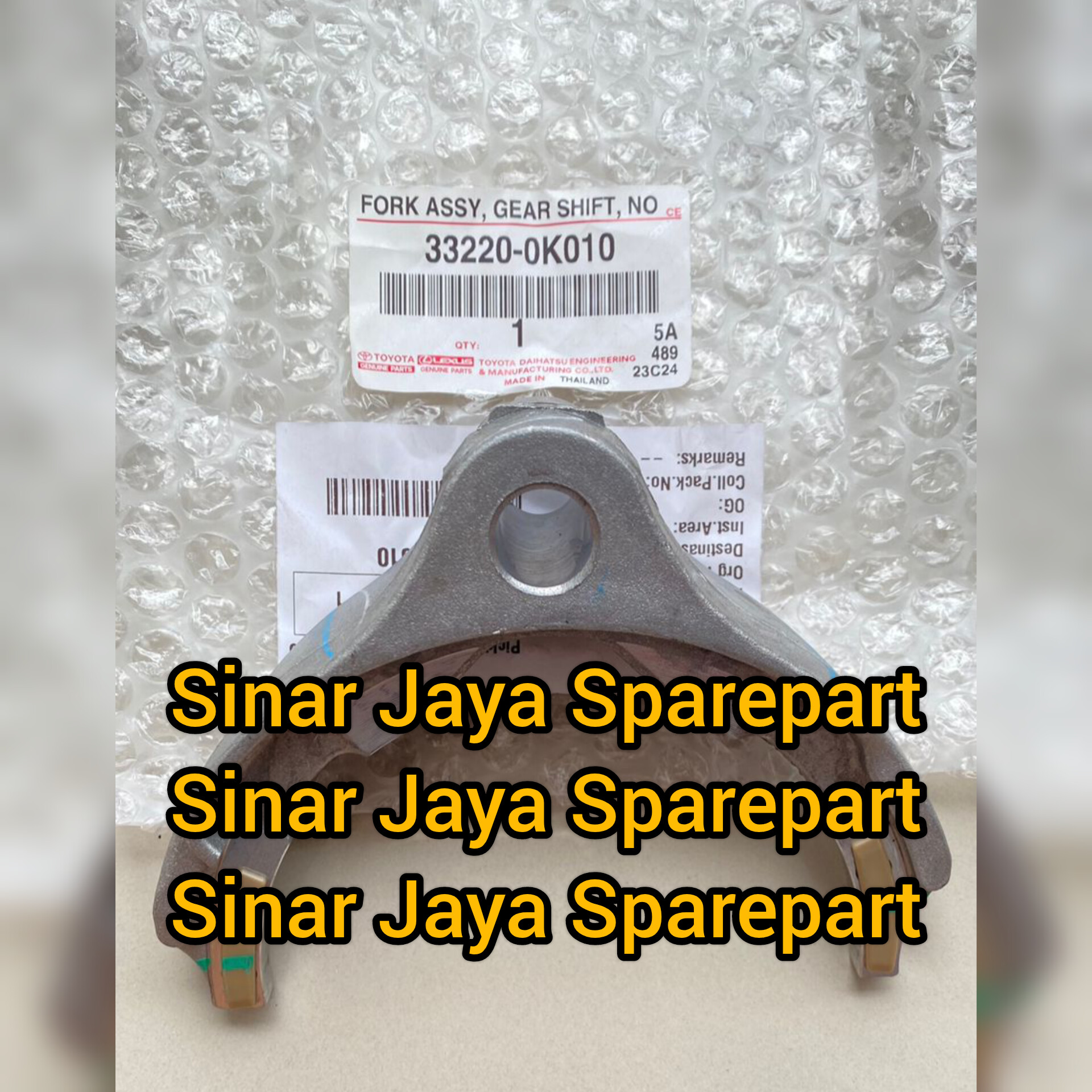 Fork Assy Gear Shift No. 2 Hilux 2.8cc 2.4cc Fortuner 2.8cc 2.4cc Hiace Premio 2.8cc Original 33220-0K010 / 33220-26020 Harga 1,700,000 rupiah*Gratis Ongkir
