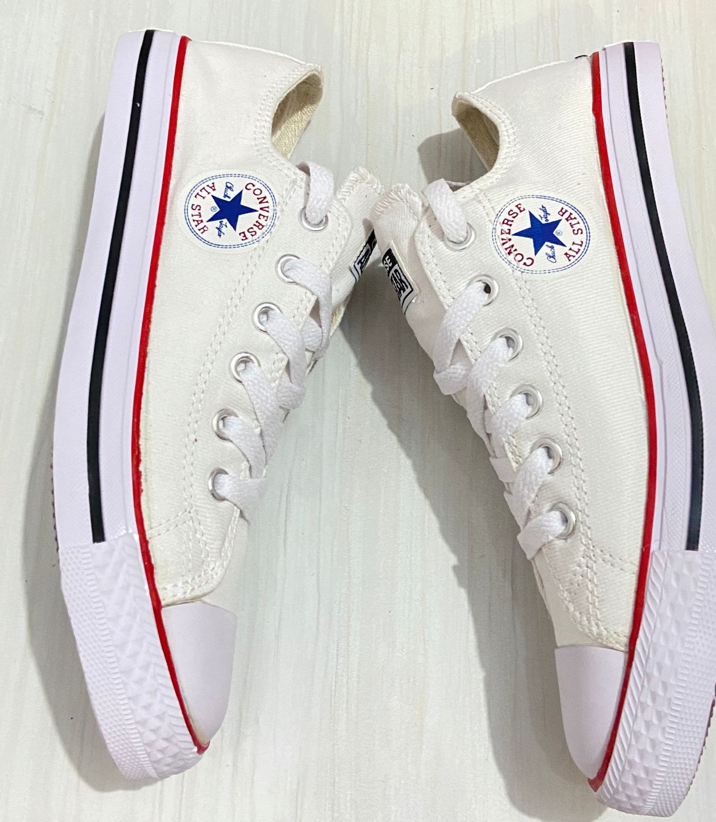 Harga sepatu hotsell converse limited edition