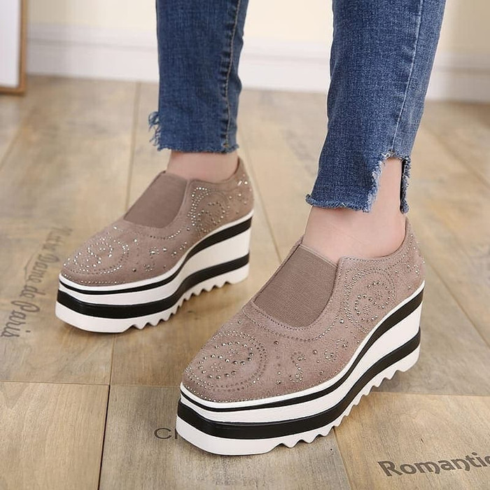 platform sneakers with bow