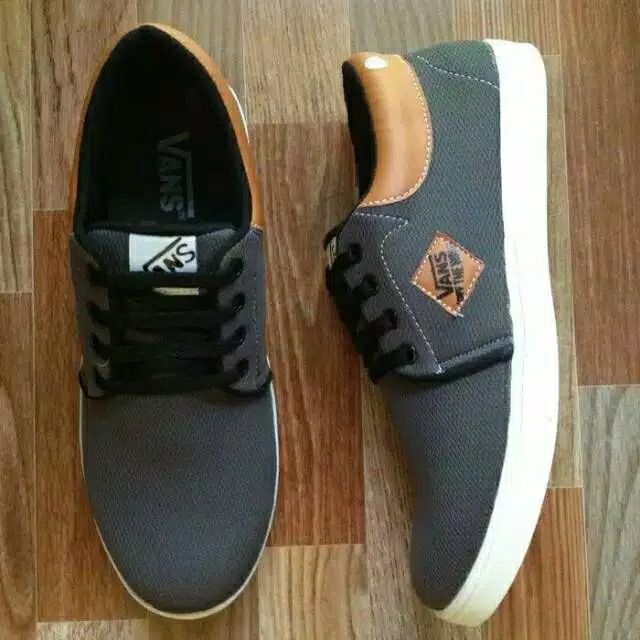 4 WARNA VNS KOTAK BIRU sepatu kasual pria cowok cowo olahraga sekolah sport sneakers sneaker kets lari casual formal kerja kantor santai biru navi navy denim jeans levis strip coklat cokelat merah maron hitam marun murah termurah bagus keren 4 WARNA VNS KOTAK BIRU sepatu kasual pria cowok cowo olahraga sekolah sport sneakers sneaker kets lari casual formal kerja kantor santai biru navi navy denim jeans levis strip coklat cokelat merah maron hitam marun murah termurah bagus keren