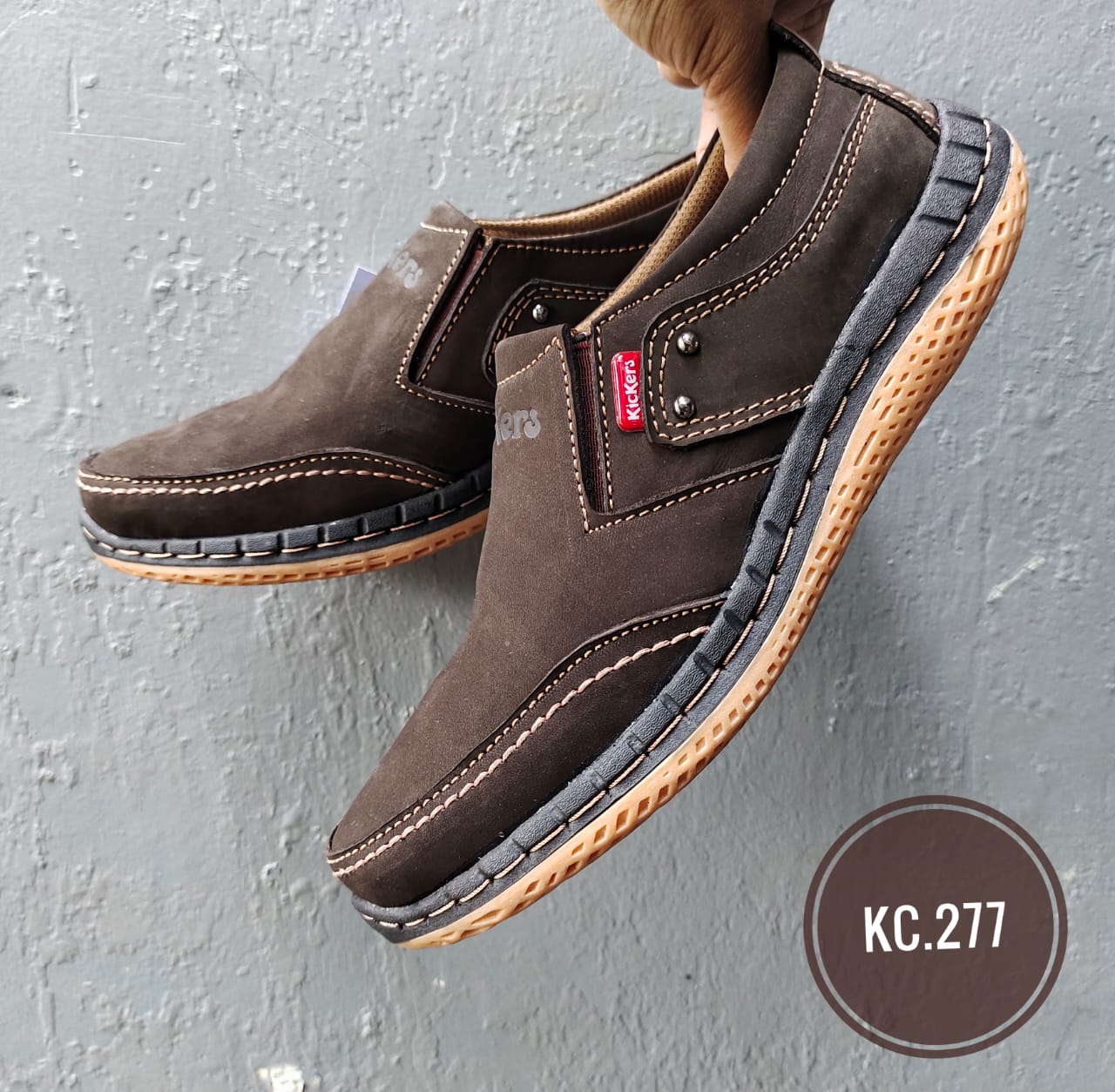 Kickers Sepatu Casual Pria Bahan Kulit / Sepatu Kasual Pria Kulit Murah Elegan/ Sepatu Santai Murah Kode KC277 Harga  125,000 rupiah*Gratis Ongkir