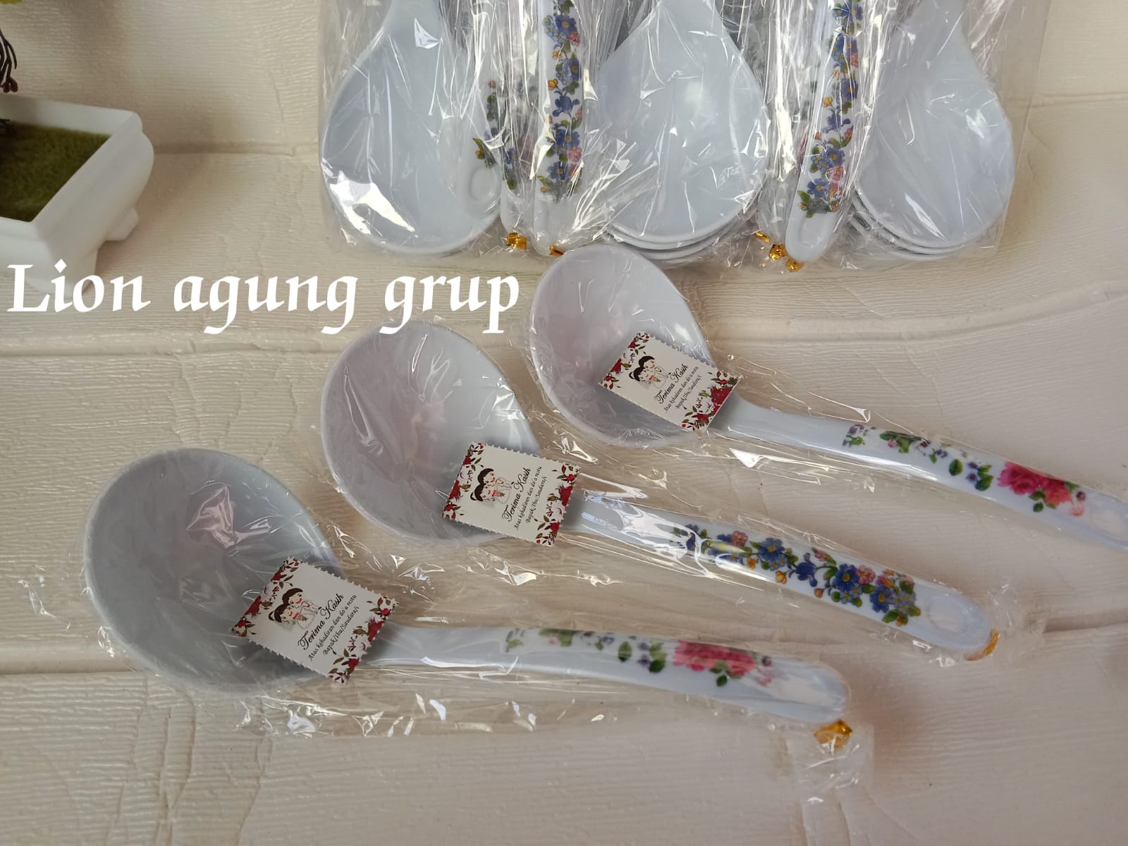 Souvenir 50 pcs Centong Sayur Sendok Melamin GRATIS KARTU UCAPAN Sovenir Hadiah Pernikahan Murah bonus…