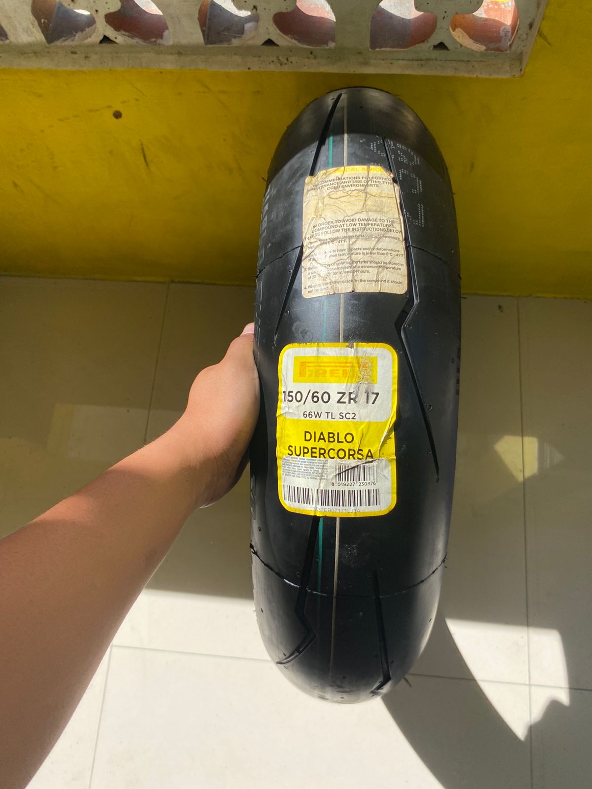 Pirelli Diablo Supercorsa Ukur 150/60-17 Tubeless Ban Motor Tubless Ring 17 Murah Harga Promo Harga 1,495,000 rupiah*Gratis Ongkir