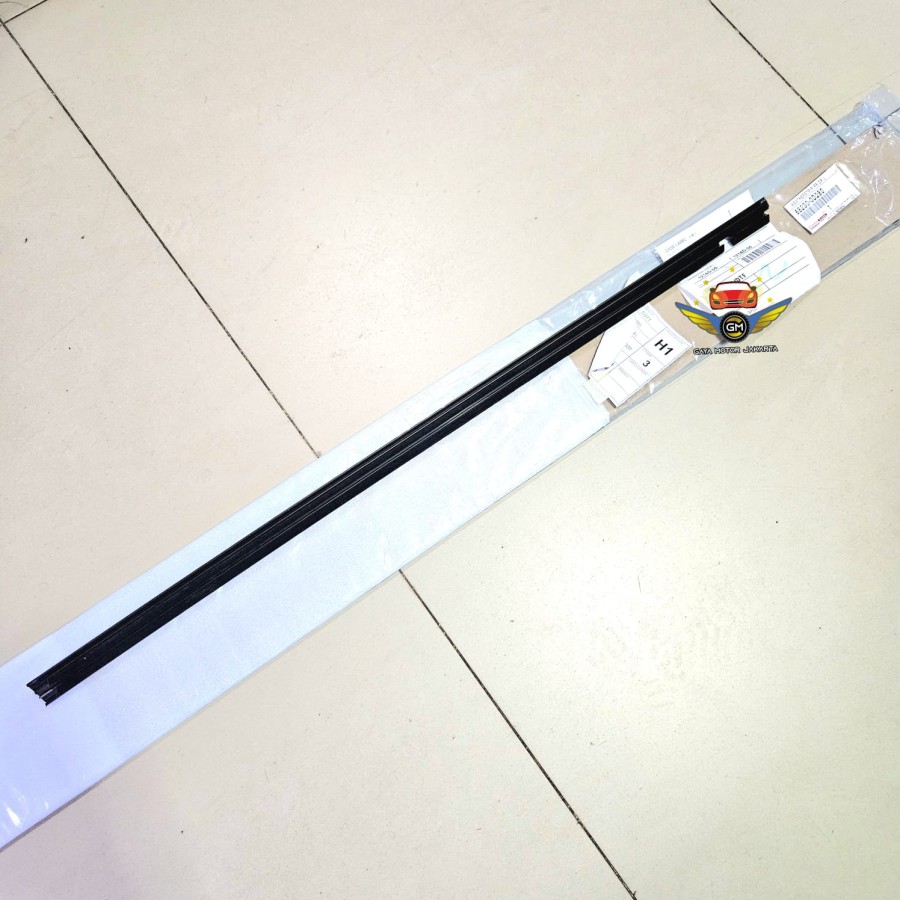 Pelipit Pintu Karet Kaca Luar Belakang Kiri - Weatherstrip Toyota Sienta 68230-0D280 Harga 162,000 rupiah*Gratis Ongkir
