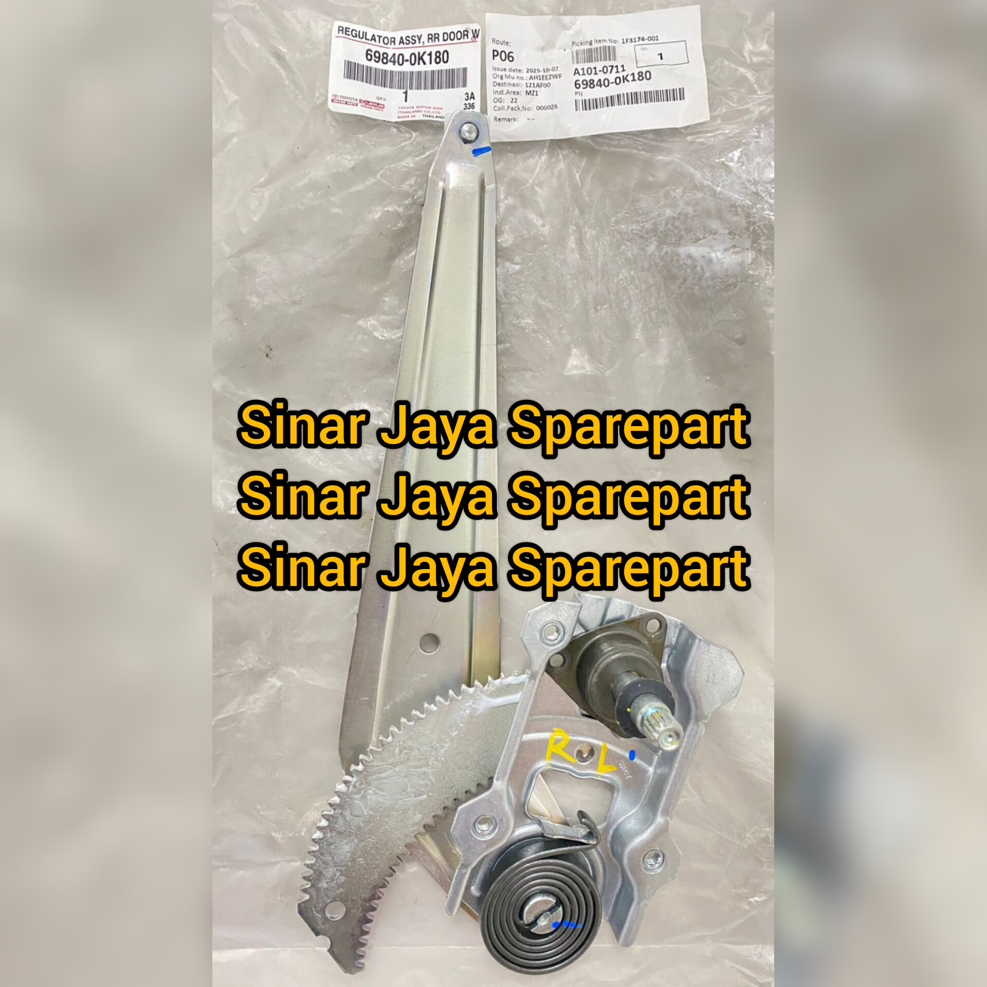 Rear Window regulator left side (manual) Hilux Revo 2.5cc 2.4cc original 69840-0k180 Harga 950,000 rupiah*Gratis Ongkir