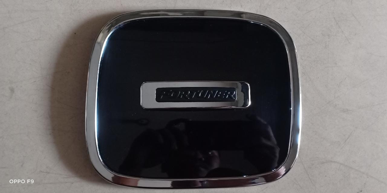 CE2-THLH16 - TOYOTA ALL NEW FORTUNER TANK COVER HYBRID FORTUNER 16 HITAM LOGO HITAM TANK COVER ALL NEW FORTUNER TUTUP TANGKI FORTUNER 2016 TANK COVER ALL NEW FORTUNER 2016 UP HYBRID HITAM LOGO HITAM TANK COVER TOYOTA ALL NEW FORTUNER MODEL HYBRID Harga  43,500 Ringgit*Penghantaran Percuma