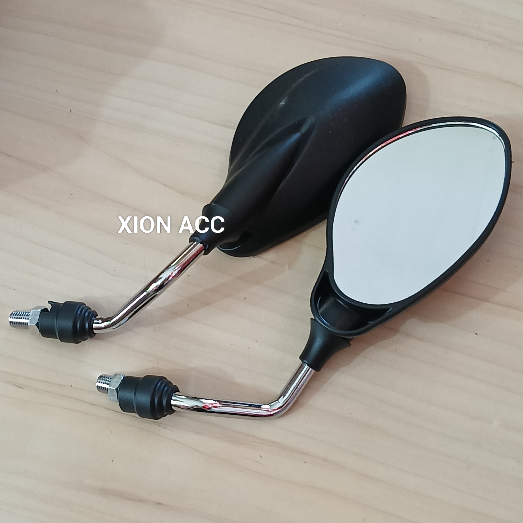 Original Imported X1 Rearview Mirror with Chrome Stem / Original Imported Rearview Mirror with Black Stem 125.Z Nmax Aerox 155 Lexi F1Zr Mio Jupiter Mx Jupiter Z Thailand Beat Vario Scoopy Pcx Harga 33,150 rupiah*Gratis Ongkir