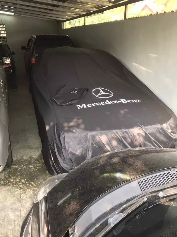 Selimut Mobil ( Body Car Cover )Mercedes Benz seri E class Sablon LOGO Harga  750,000 Ringgit*Penghantaran Percuma