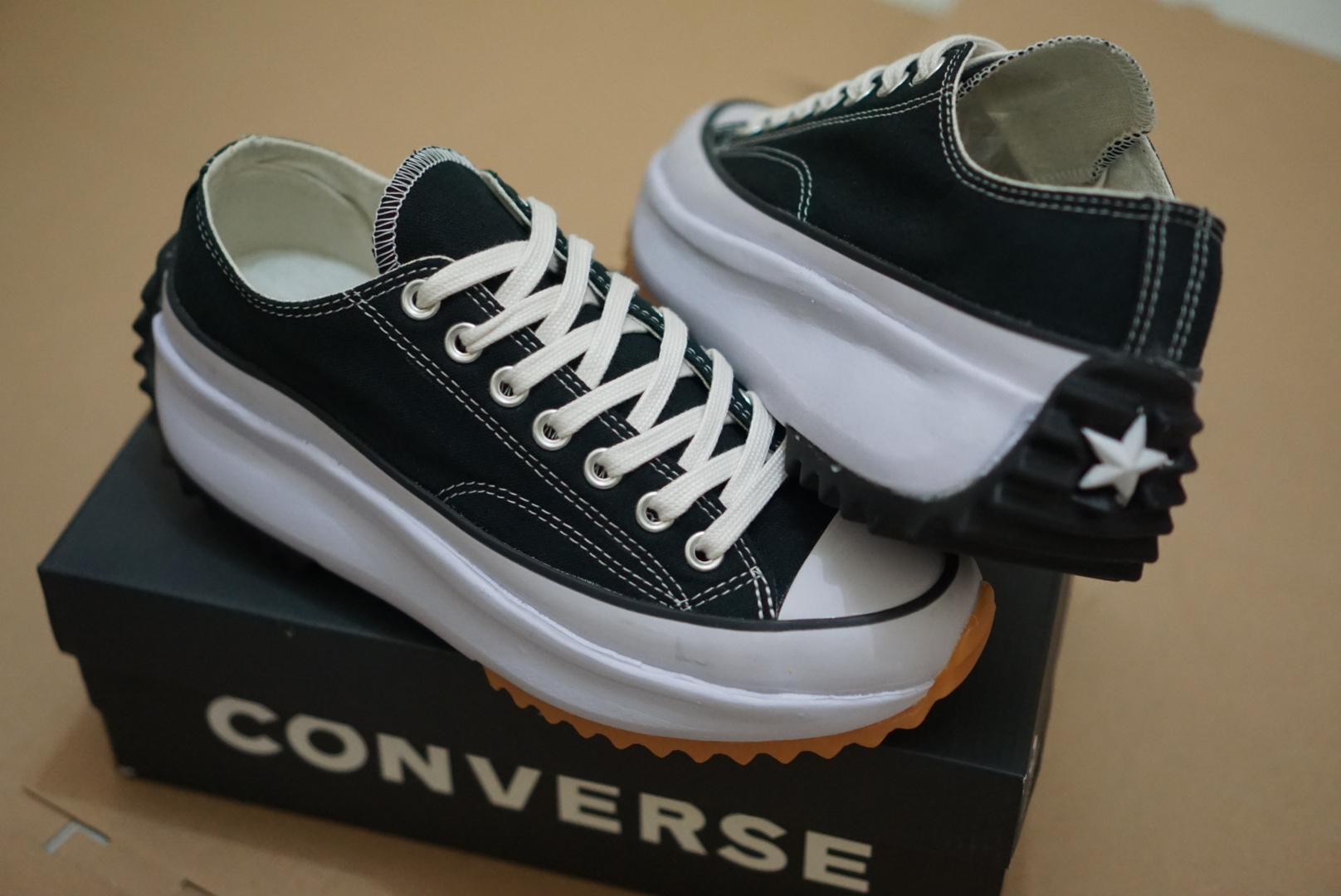 RUN STAR HIKE OX ALL STAR_CONVERSE SEPATU WANITA PREMIUM SNEAKERS CASUAL IMPORT VIETNAM TERMURAH BERKUALITAS RUN STAR HIKE OX ALL STAR_CONVERSE SEPATU WANITA PREMIUM SNEAKERS CASUAL IMPORT VIETNAM TERMURAH BERKUALITAS
