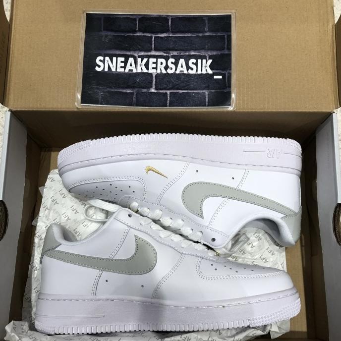 white air force size 8