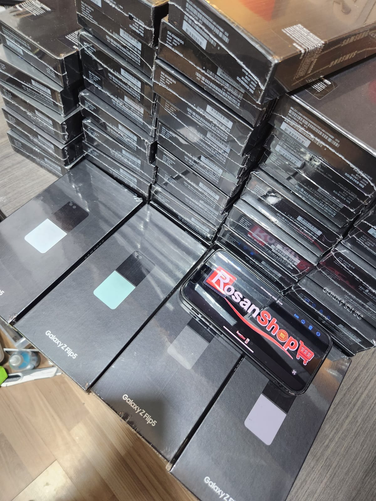 FLIP 5 5G - Samsung Galaxy Z FLIP5 SEIN RESMI - 512gb/256gb BNIB SAMSUNG Harga  8,690,000 rupiah*Gratis Ongkir