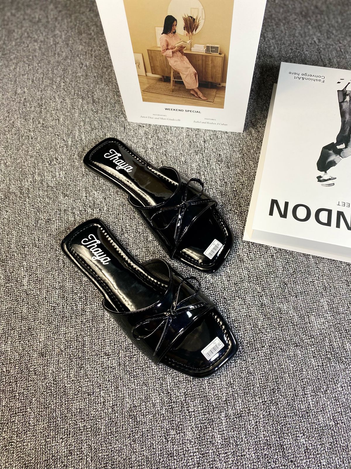 Sandal Wanita Slip-On Teplek Trendi Motif Geometris - Warna Lemon Yellow/Violet, Motif Geometris Harga 31,808 rupiah*Gratis Ongkir