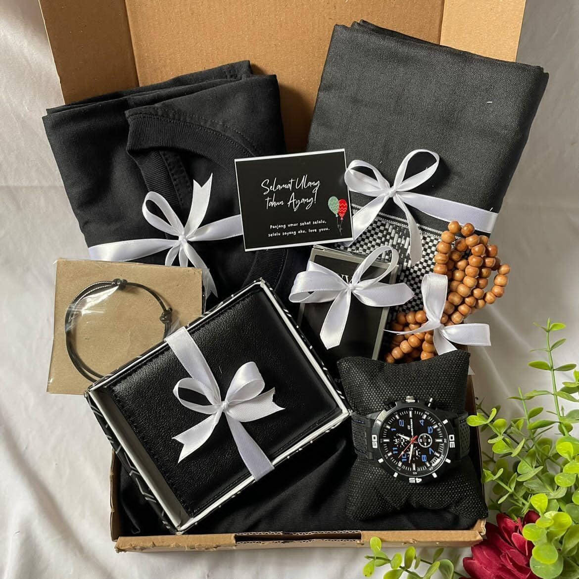 hadiah box Hampers Kado Ultah Cowok Anniversary pernikahan Wisuda Urah