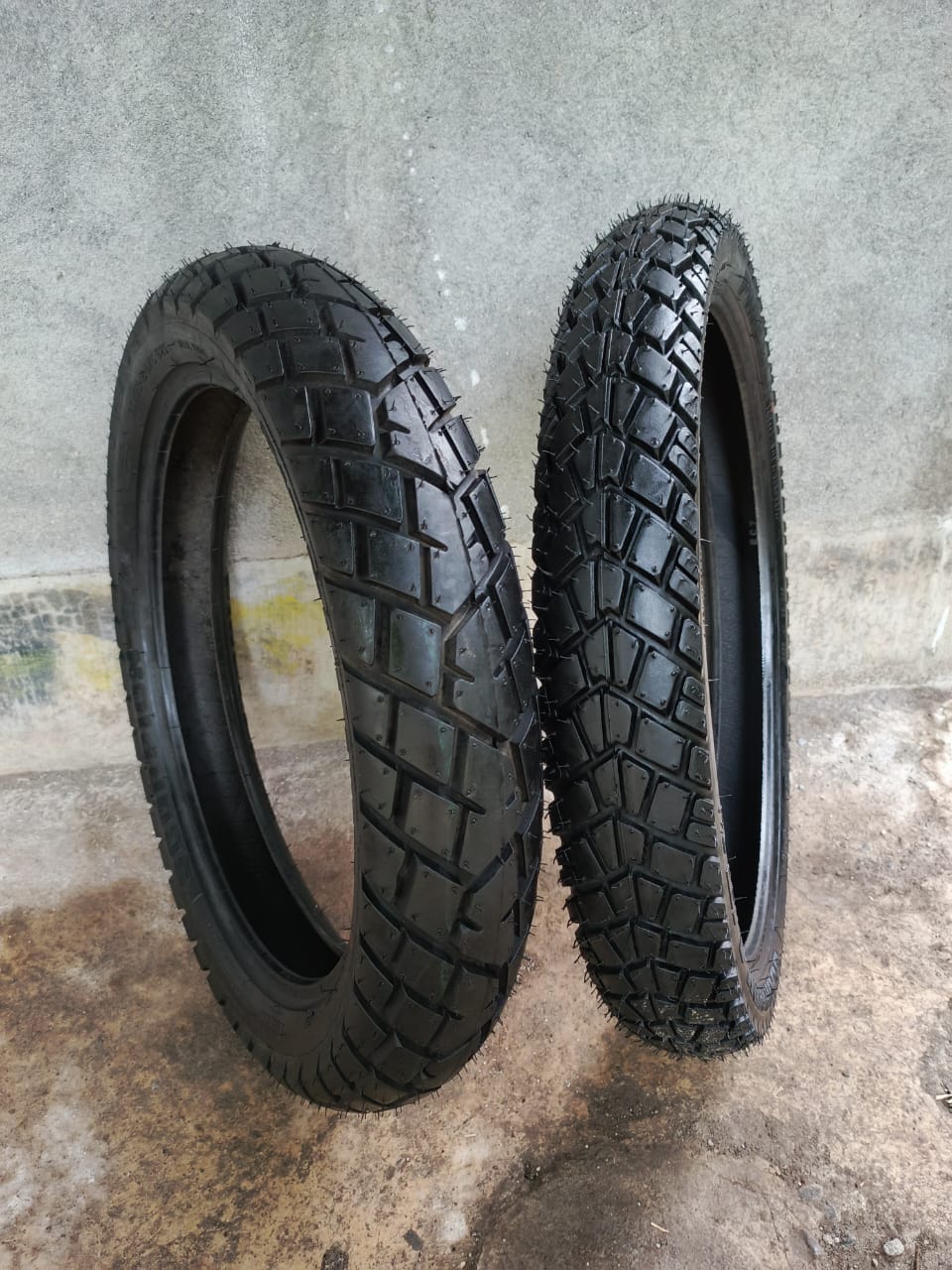 Pirelli Tires 18/21 Dual Purpose Outer Tire Crf Rally Ring 18/21 Semi Trail Model Harga 590,000 rupiah*Gratis Ongkir