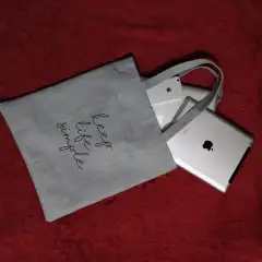 Totebag korea / Tote bag Cantik / Tas Tote bag / tas kuliah / tas import korea / tote bag resleting / tote bag laptop