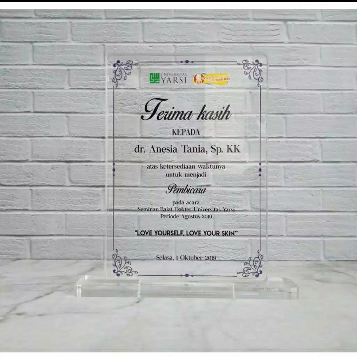 TERmurah Plakat Akrilik Custom / Plakat Hadiah / Plakat Penghargaan Ukuran 15x10 5mm Design Free