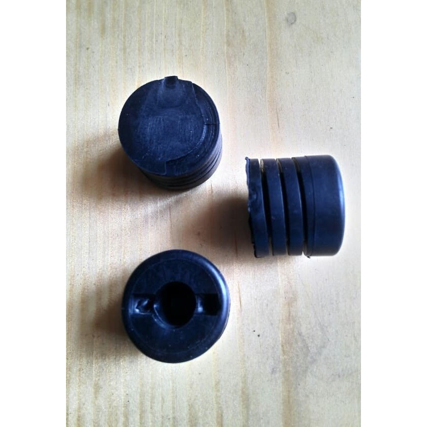 Karet Tahanan Kap Mesin Mobil Toyota Innova Grand New Innova 2004 - 2015 Cap Stopper Toyota Innova 2004 - 2015 Harga 12,700 rupiah*Gratis Ongkir
